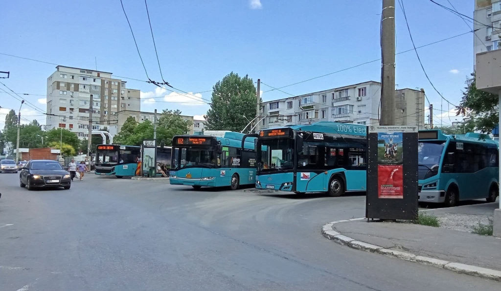 Un șofer de autobuz din Suceava a provocat un accident în serie după ce a consumat alcool