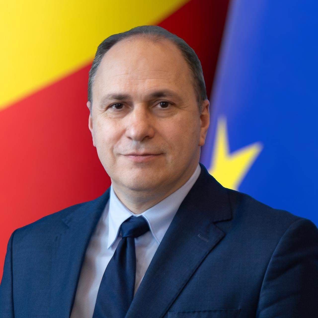 Mihai Dimian propune corelarea verificării dosarelor pentru bursele sociale cu plata acestora