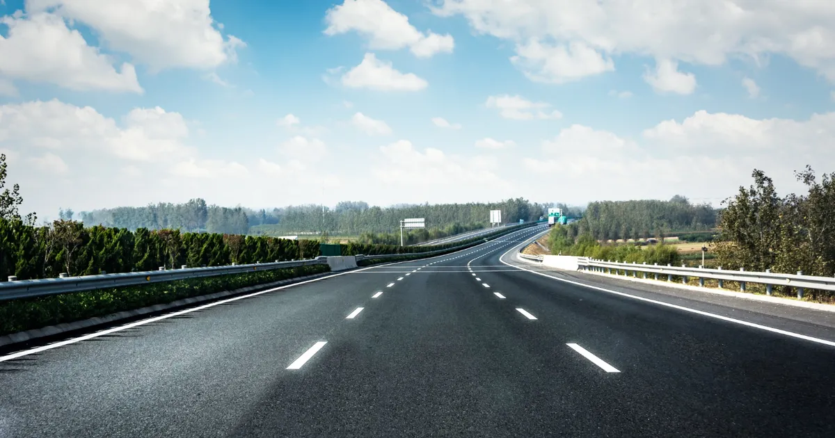 Plan de dezvoltare a infrastructurii: 2.000 km de drumuri și autostrăzi până în 2028