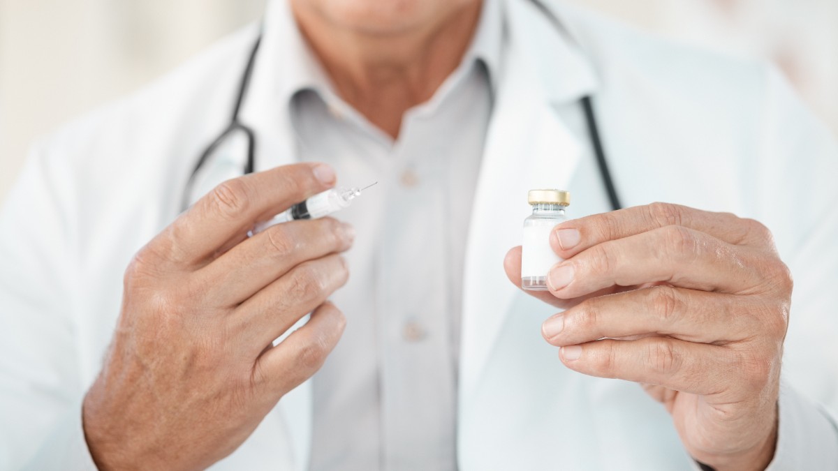 Stocurile de vaccinuri antigripale sunt limitate în farmacii. Se așteaptă noi livrări de 600.000 de doze