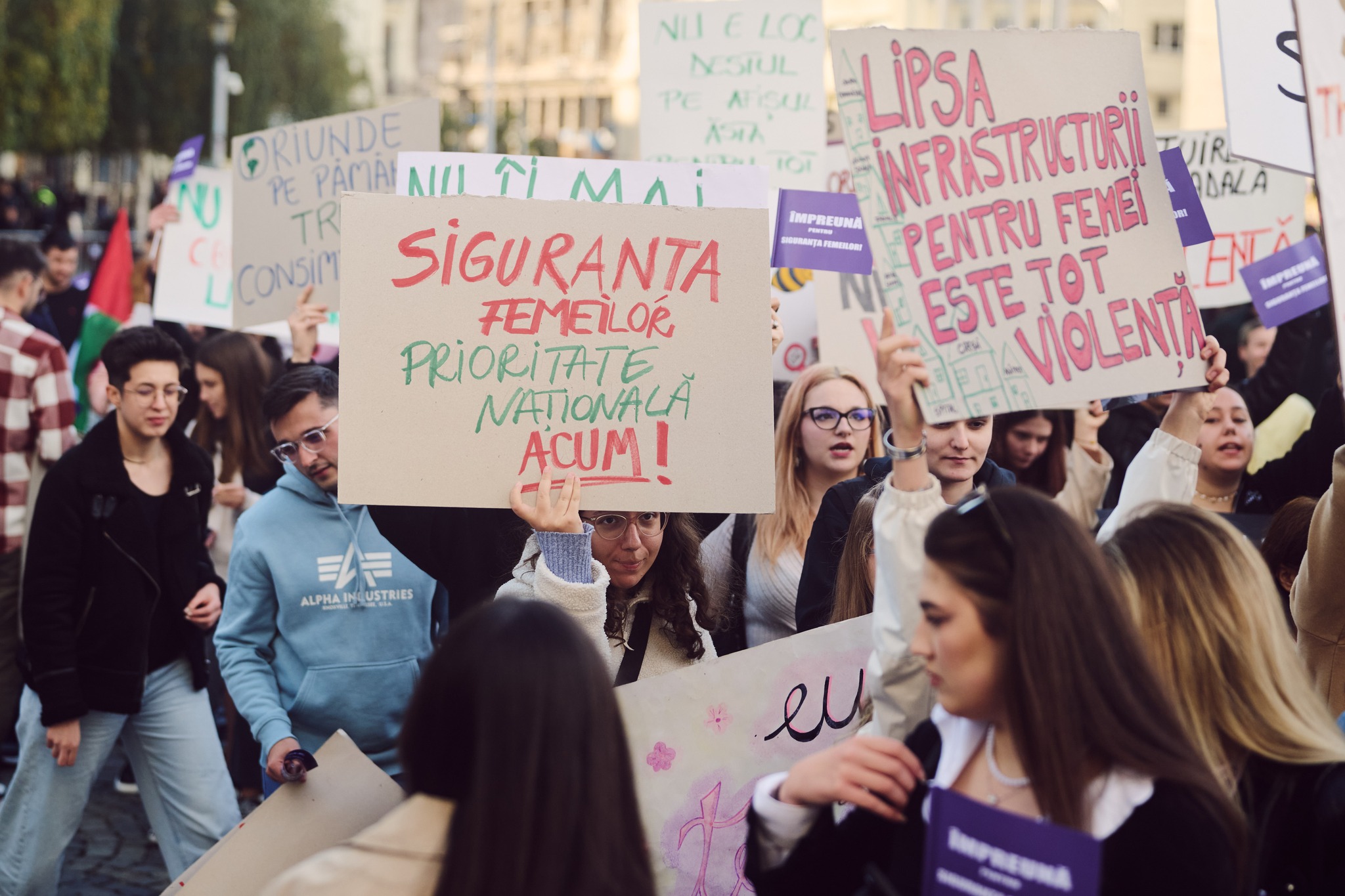 Bucureștiul și alte nouă orașe vor găzdui sâmbătă marșul pentru siguranța femeilor
