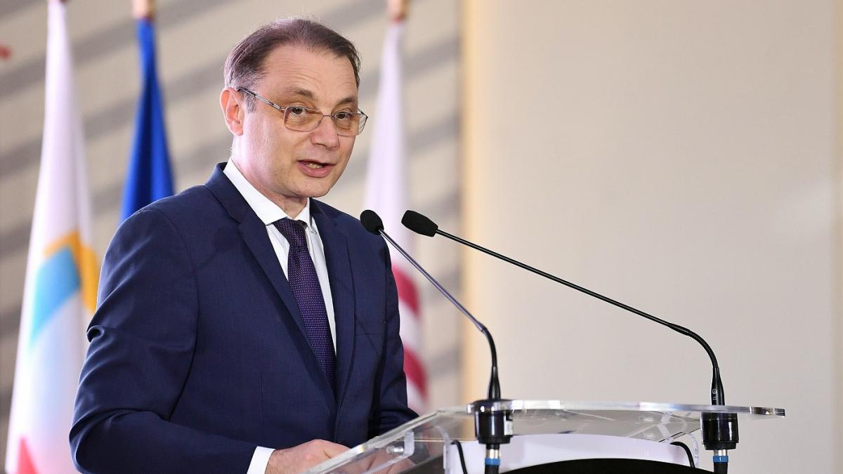 Viitorul Guvernului Luca Niculescu depinde de votul liberalilor: pragul critic de 233 de voturi