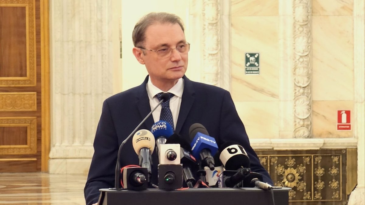 Premierul desemnat Luca Niculescu s-a întâlnit cu echipa de miniștri înainte de votul din Parlament