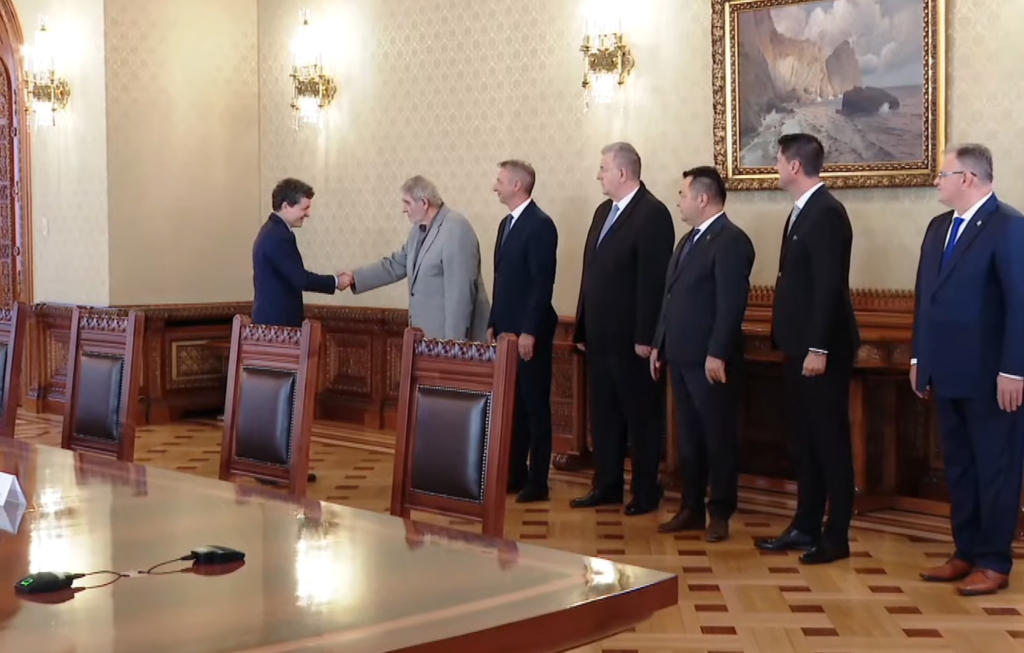 Grupul parlamentar al minorităților solicită amânarea desemnării unui premier la Cotroceni