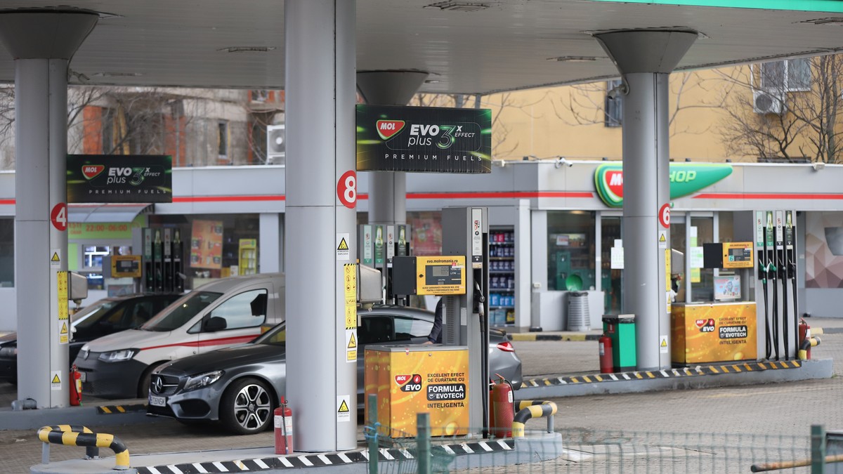 Prețurile la benzină și motorină rămân neschimbate în principalele orașe din România