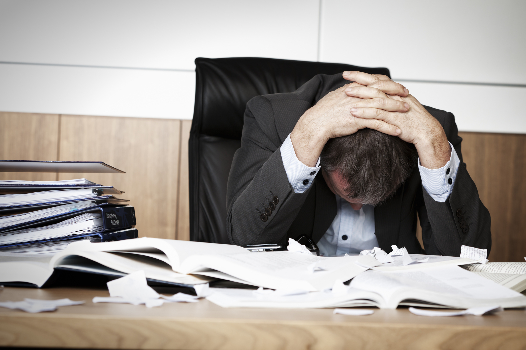Angajații din România rămân productivi, dar moralul este la cel mai scăzut nivel din trei ani