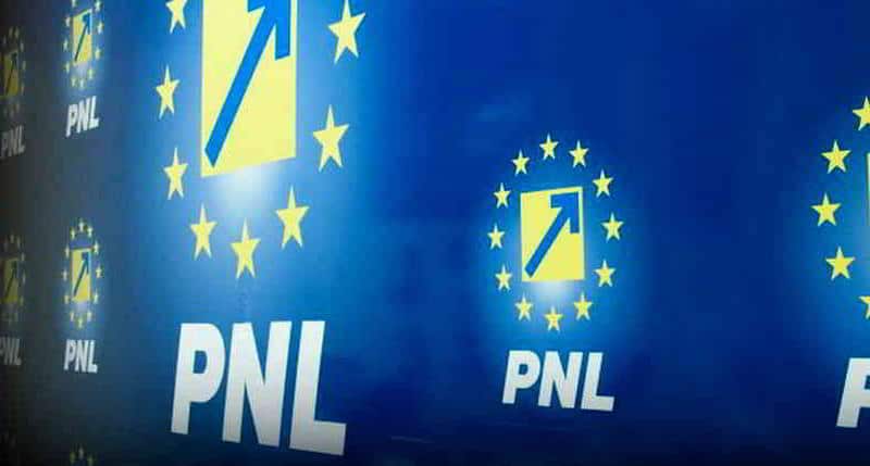 Demnitarii susținuți de PNL trebuie să își dea demisia până luni la ora 10:00