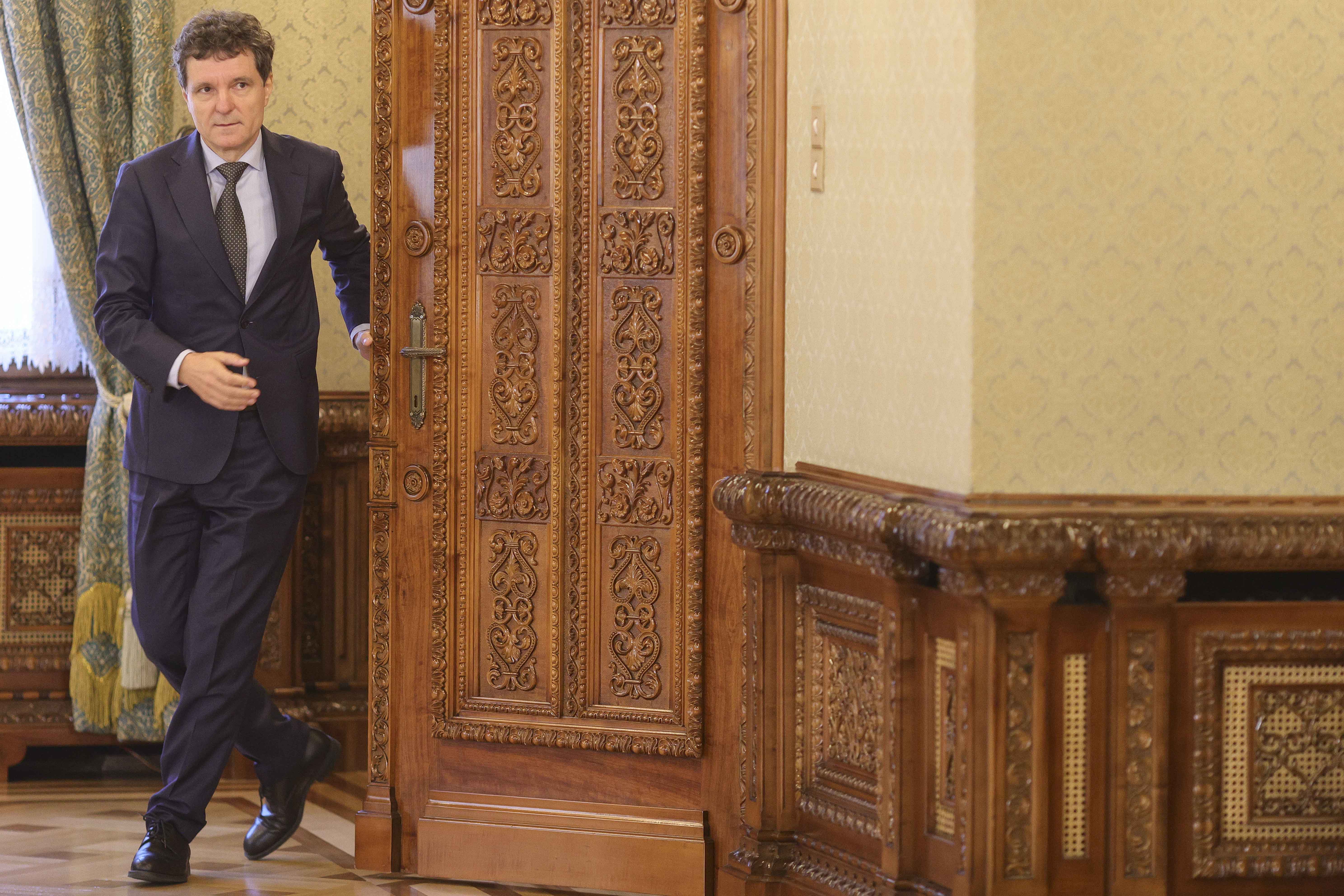 Nicușor Dan anunță declarația de presă după consultările cu partidele pentru noul premier