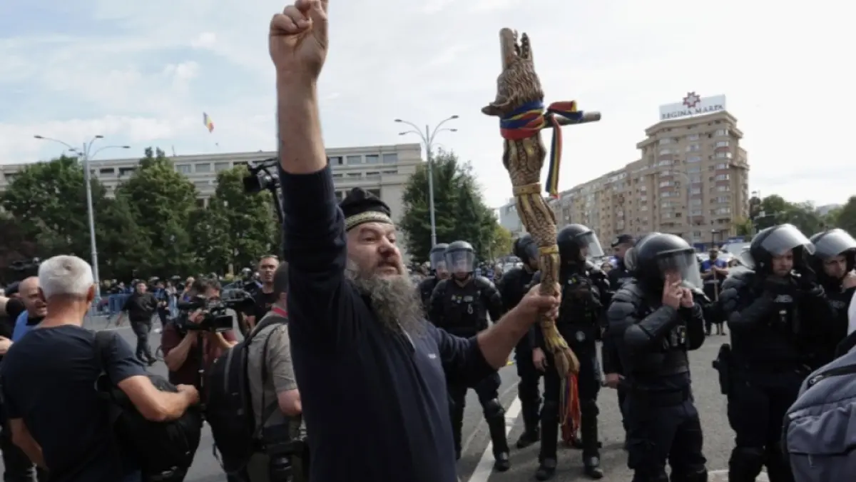 Fake news despre protestul ciobanilor din București: jandarmii au intervenit după atacul de la Piața Victoriei