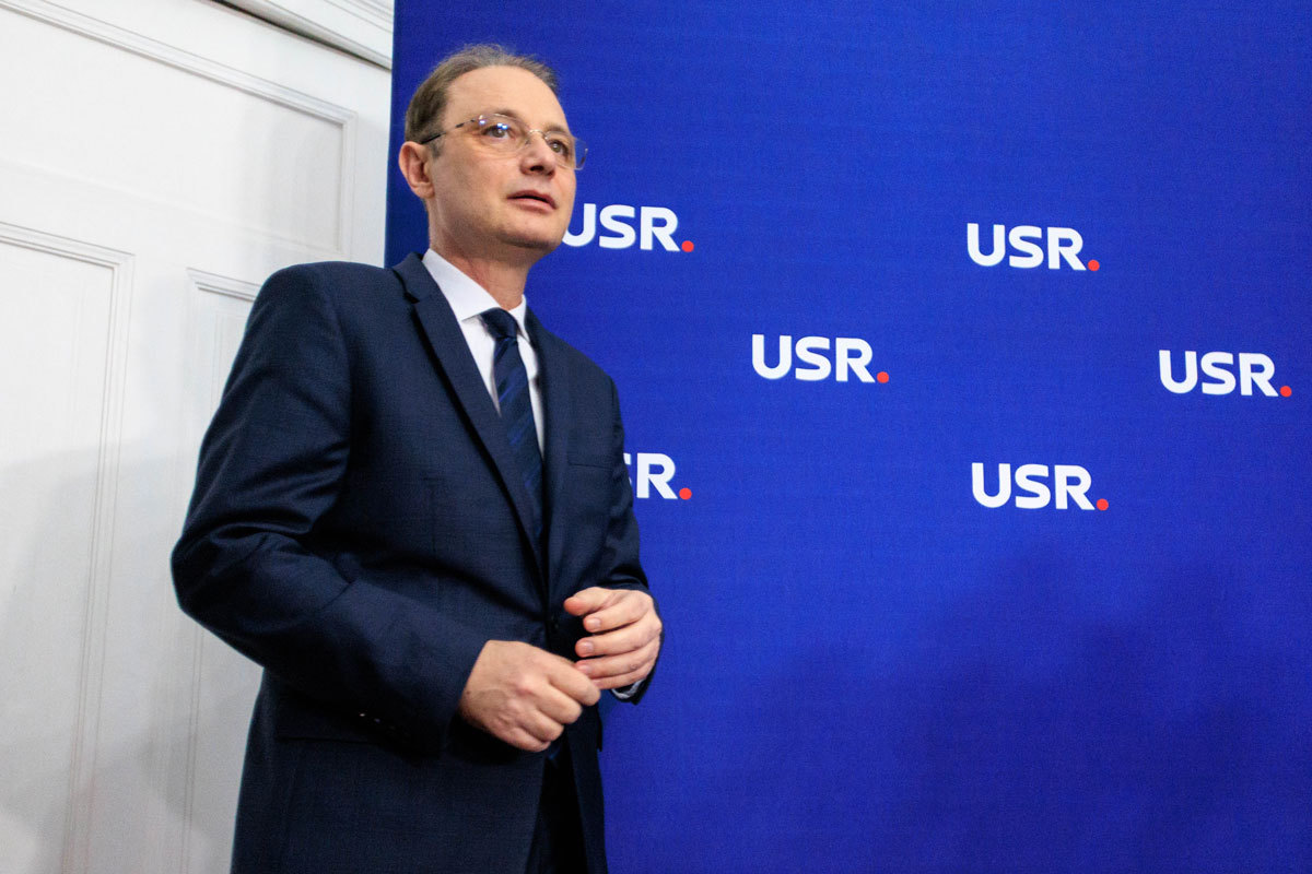 Guvernul Niculescu trece astăzi prin Parlament pentru votul de învestitură
