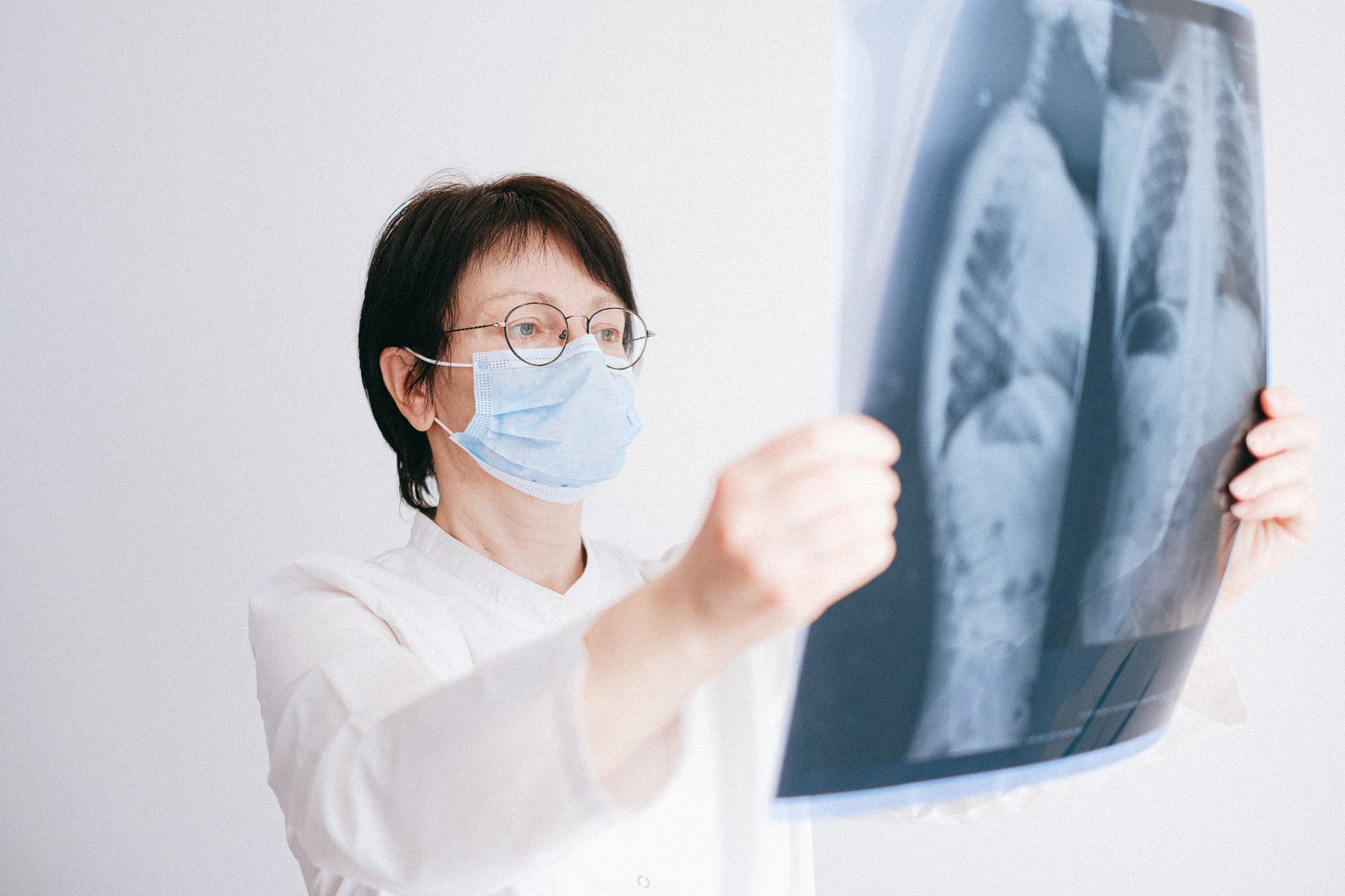 Tehnologie revoluționară: Inteligența artificială poate prezice supraviețuirea la cancer printr-un selfie
