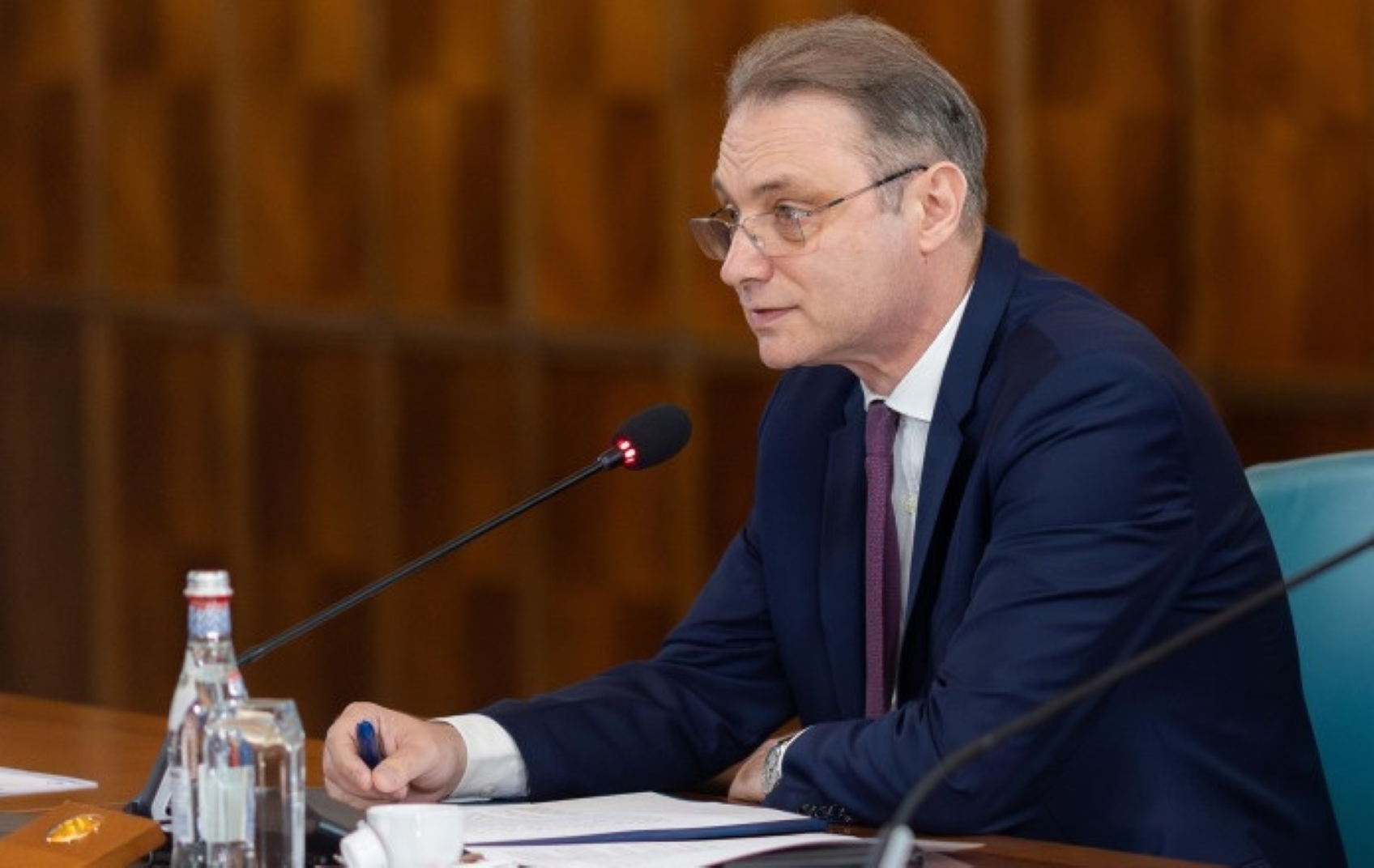 Parlamentul votează învestirea Guvernului Luca Niculescu. Majoritatea este fragilă din cauza liberalilor rebeli