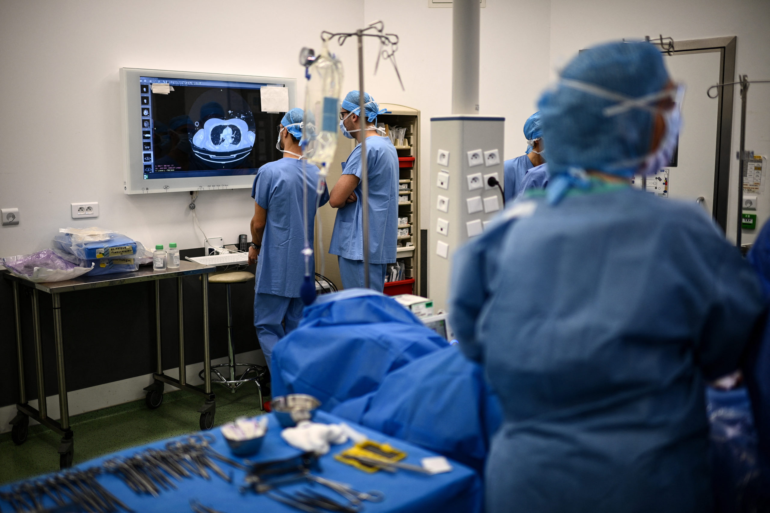 Inteligența artificială poate estima vârsta biologică și șansele de supraviețuire în cancer printr-o fotografie