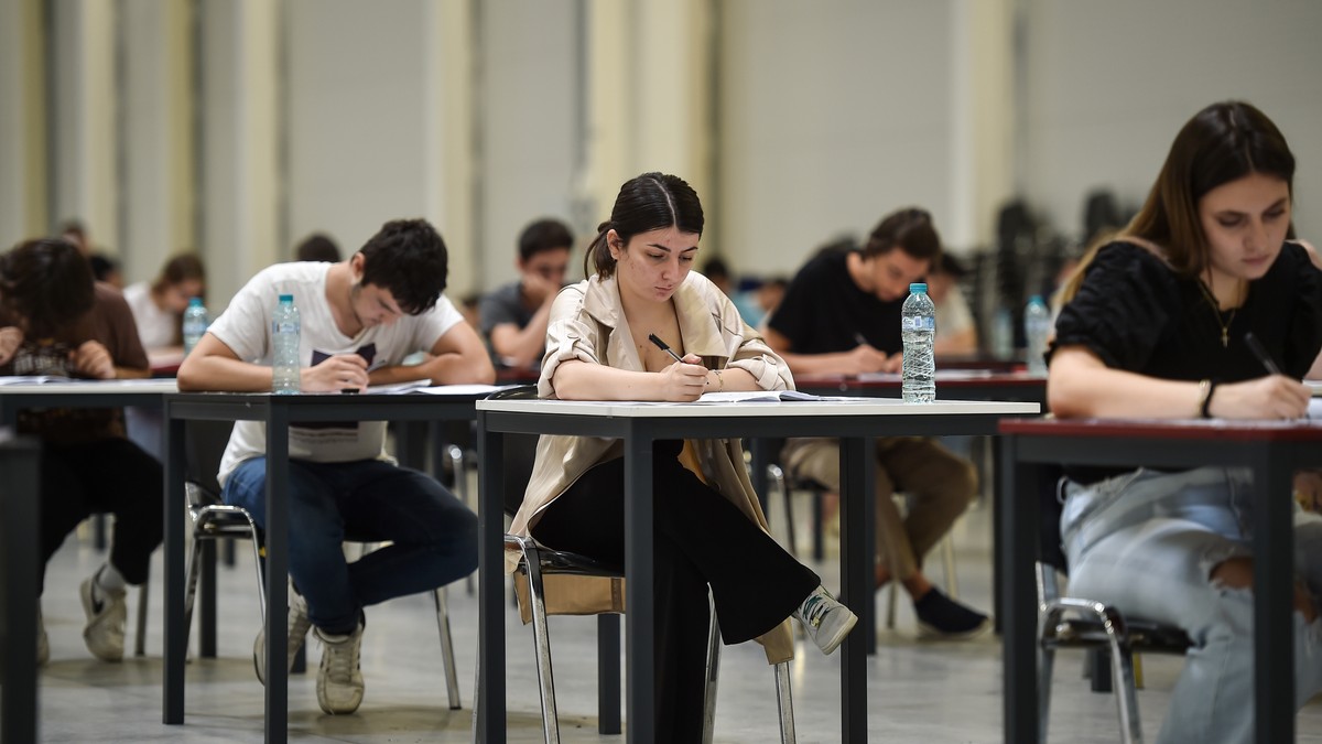 A continuat concursul pentru directori de școli: s-a desfășurat proba scrisă