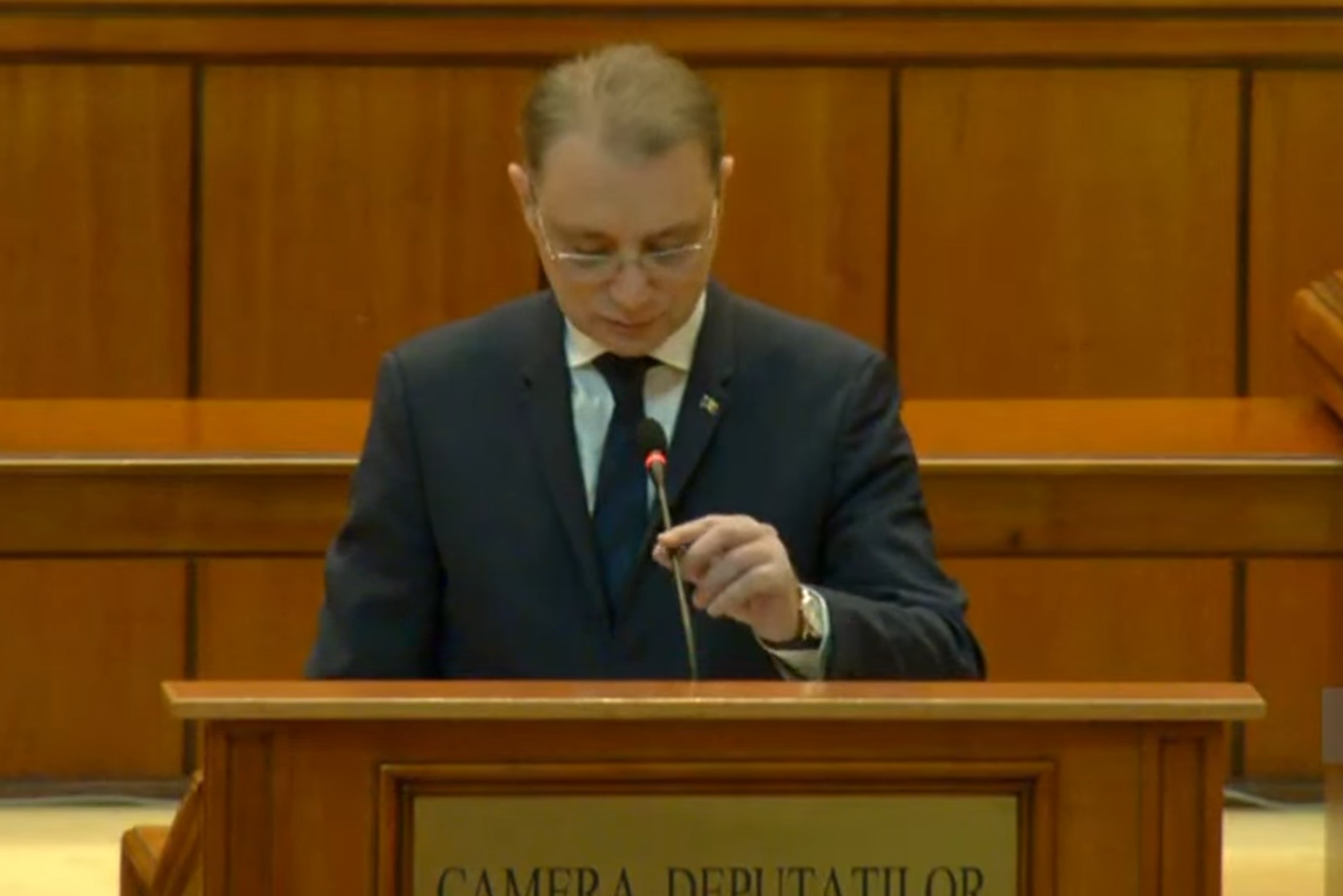 Guvernul Luca Niculescu în fața Parlamentului: promisiunea indexării pensiilor din 2027