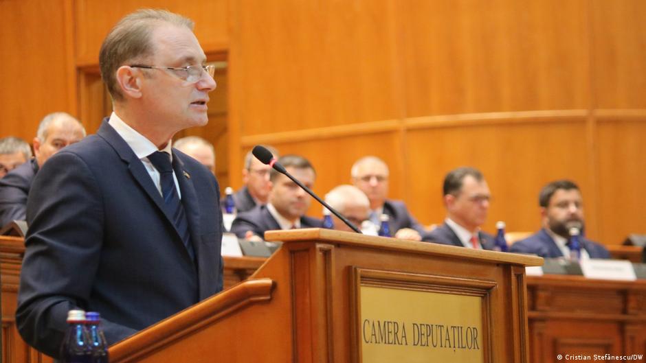 România are un nou guvern după luni de interim: Luca Niculescu a primit votul de învestitură