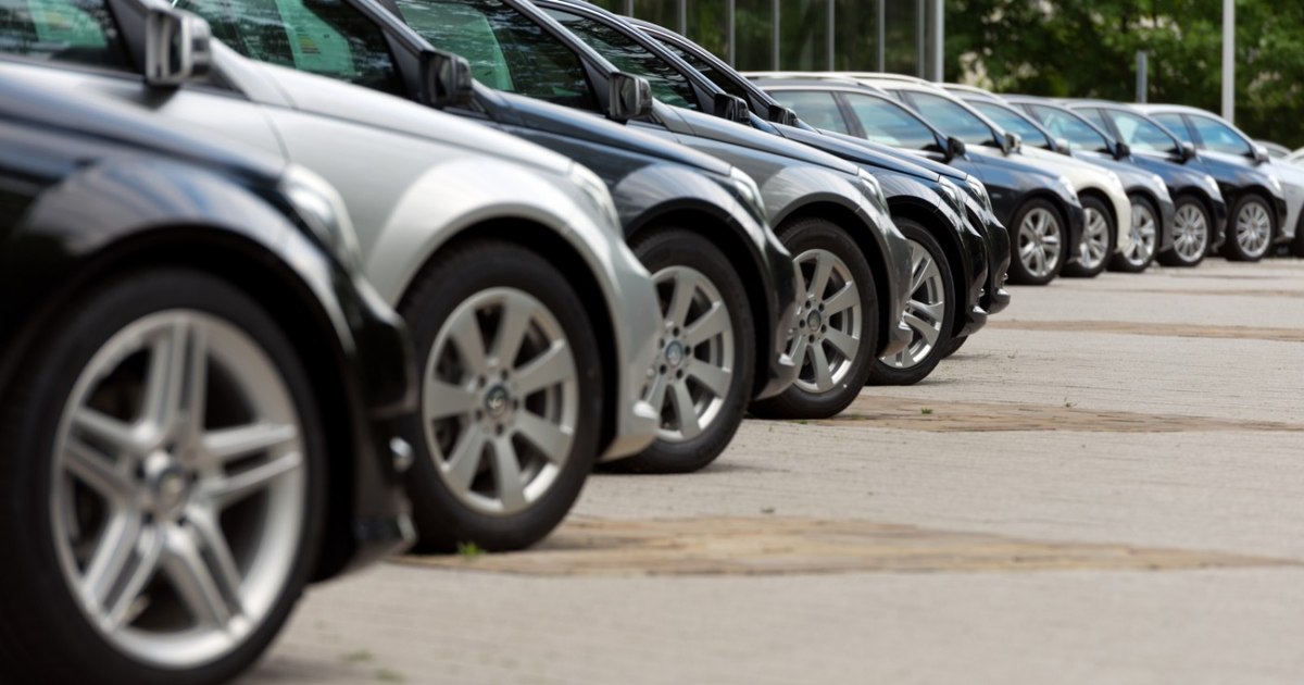 Piața auto din România în scădere: declin masiv la mașinile noi și la segmentul second-hand