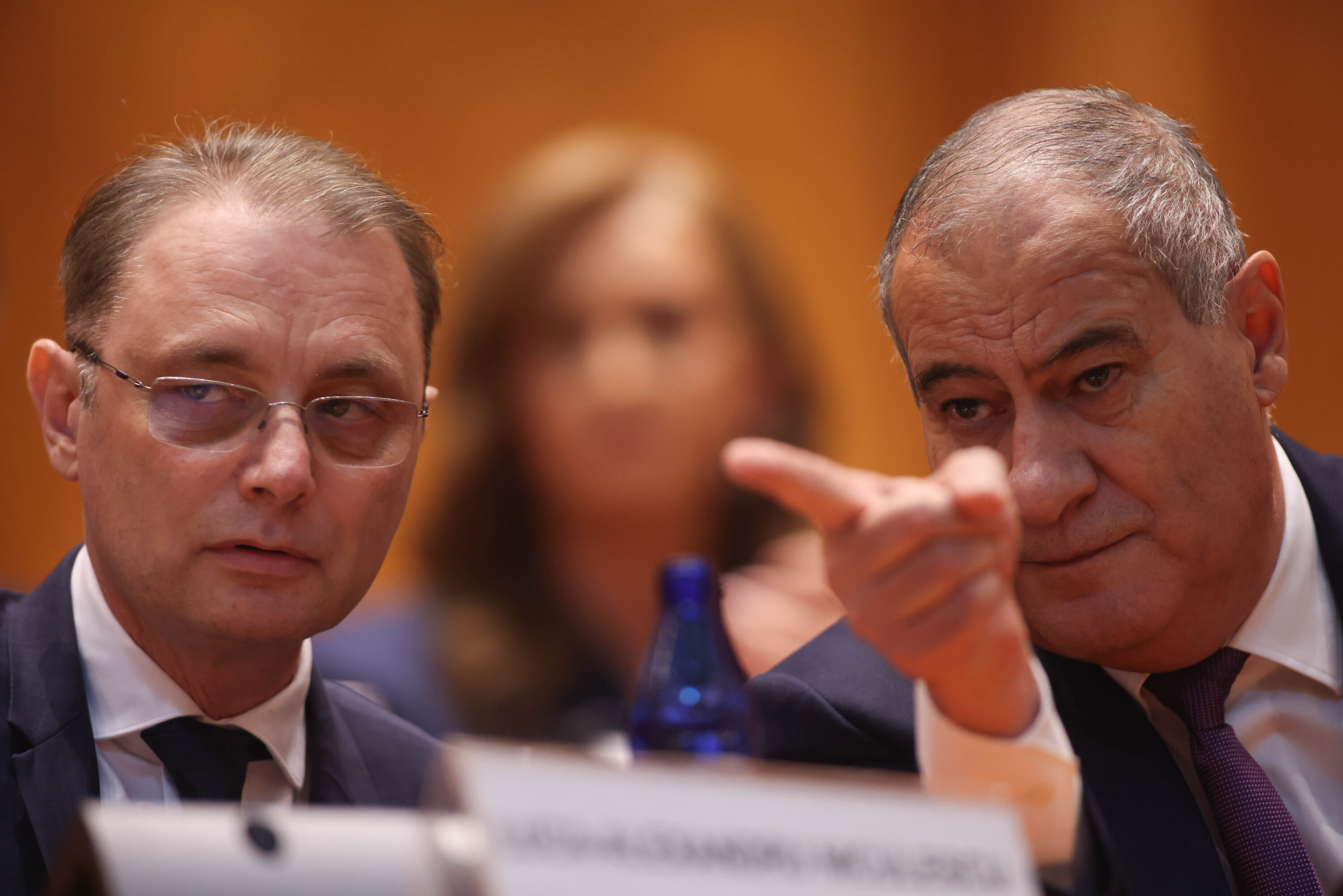 Începe prima zi de lucru a Guvernului Luca Niculescu. Noii miniștri își preiau portofoliile