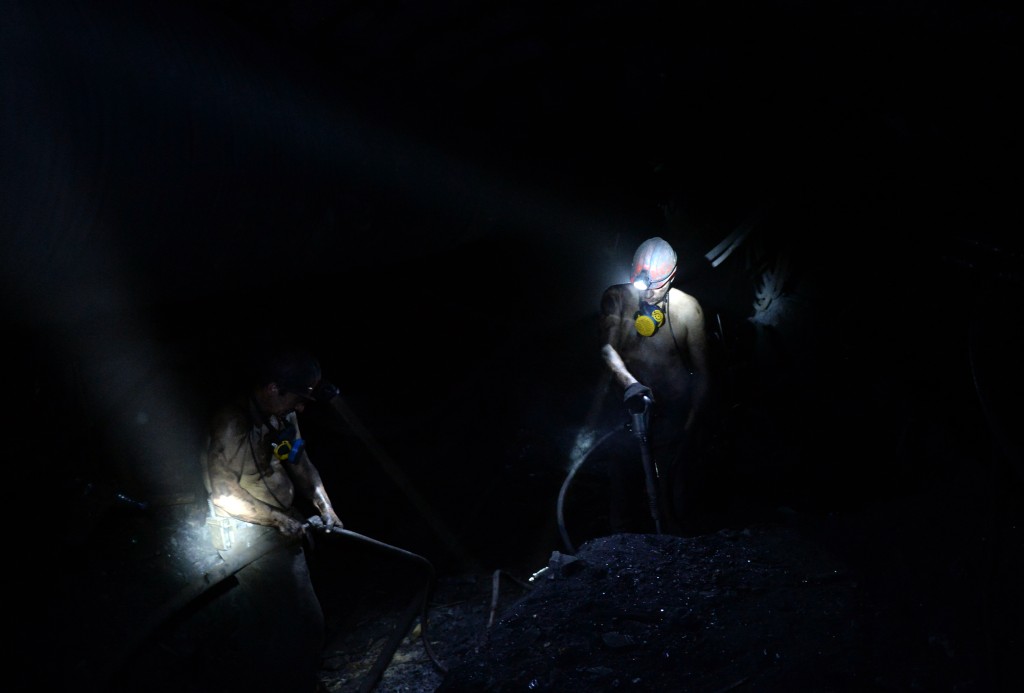Minerii de la exploatarea de cărbune Vulcan protestează în subteran din cauza diferențelor salariale