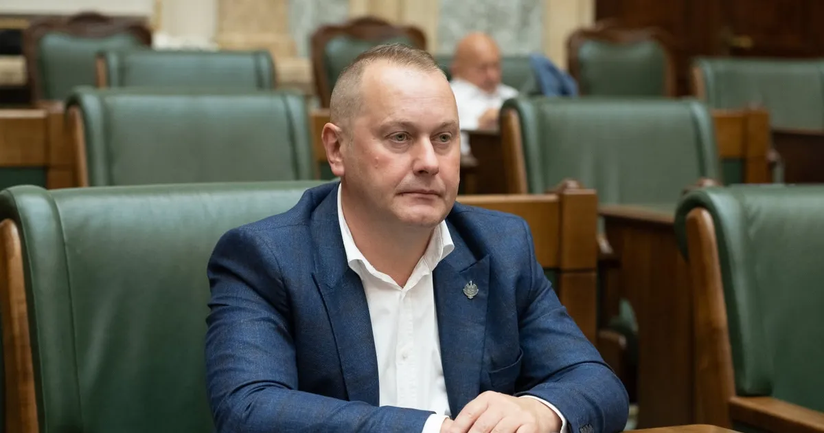 Senatorul Dorin Silviu Petrea a trecut la PNL după ce a fost dat afară de Șoșoacă