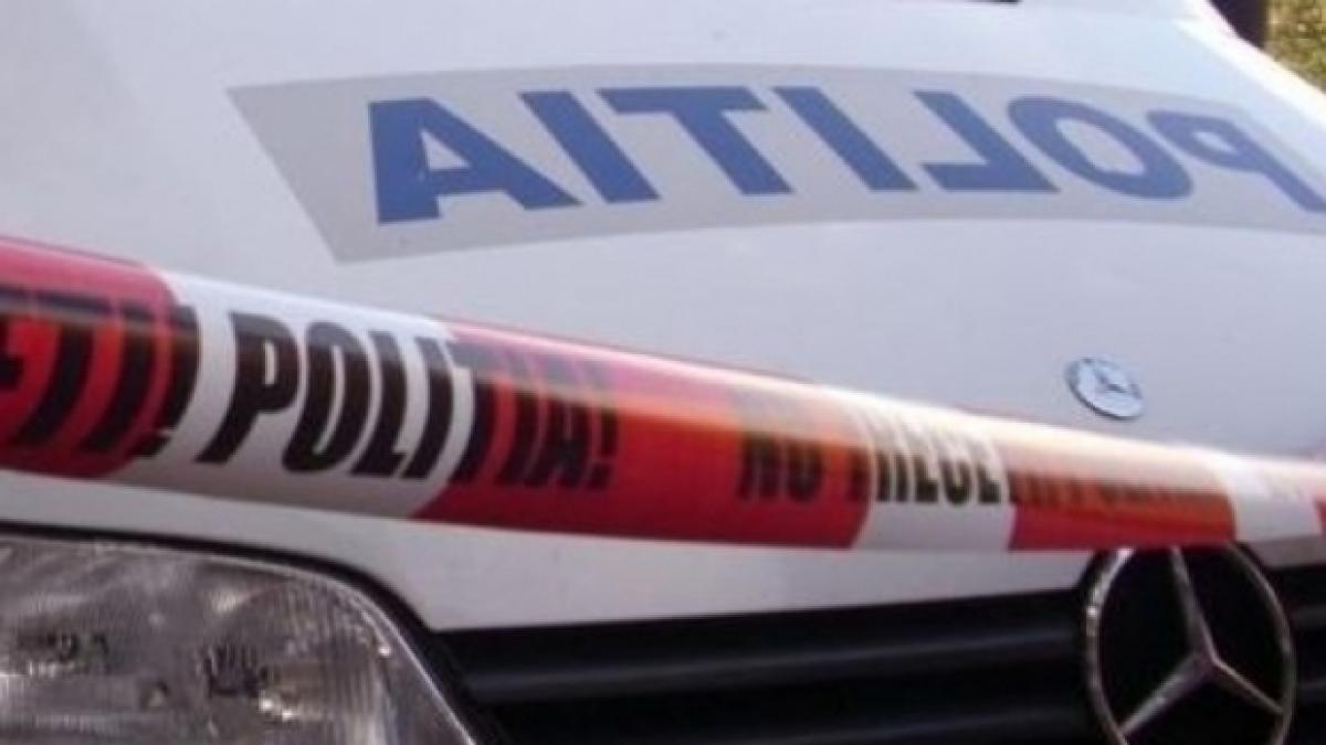 Accident pe Calea Griviței: O șoferiță a lovit un pieton, un biciclist și trei mașini în timp ce încerca să parcheze