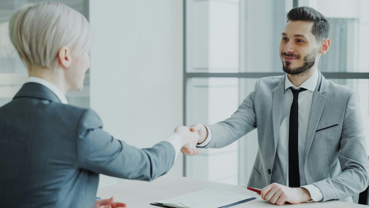 Transparența salarială crește prin anunțurile de tip entry level, conform datelor de pe iajob.ro