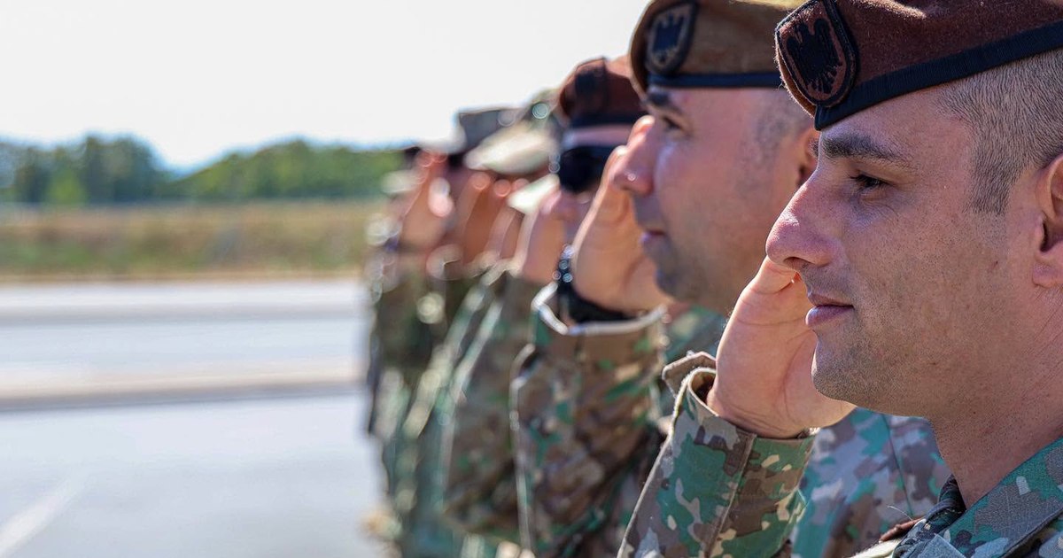 Pensionarii militari ar putea primi o indexare mai mare decât cei din sistemul civil