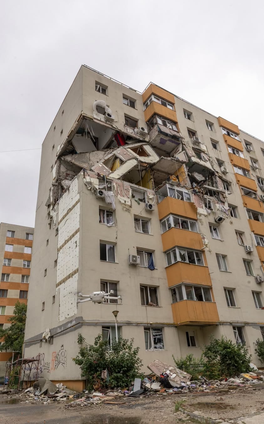 Se reiau lucrările de punere în siguranță a blocului afectat de explozia din cartierul Rahova