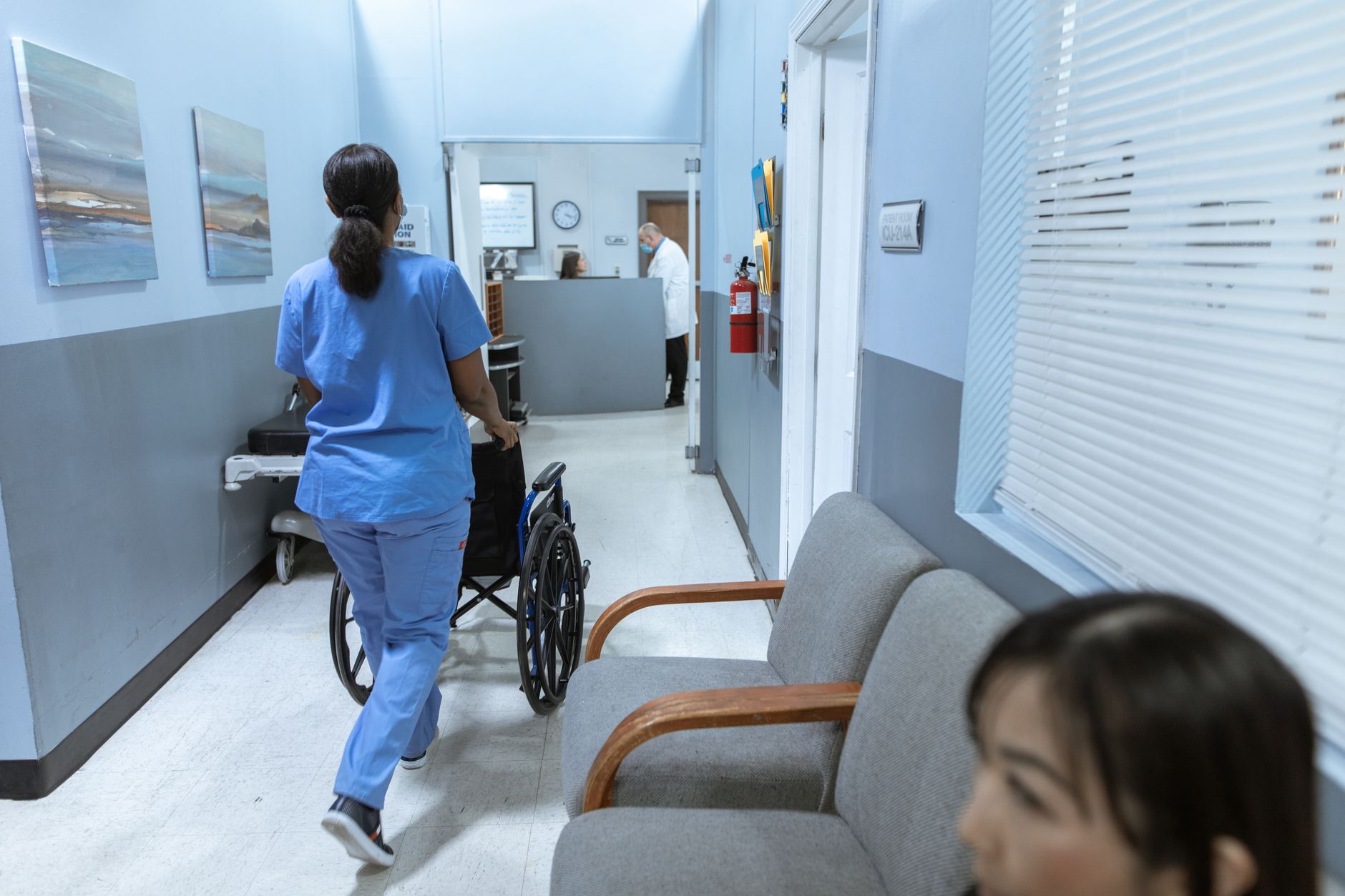 Măsuri de sancționare a medicilor care părăsesc spitalele publice pentru sectorul privat