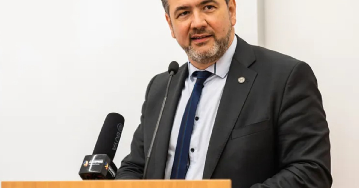 Sorin Costreie propune un experiment pentru eliminarea birocrației din școli prin proiect-pilot
