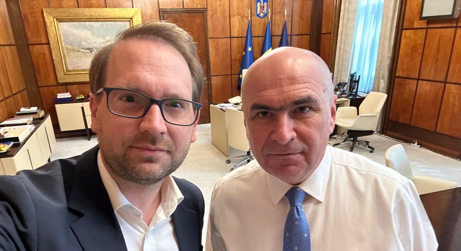 Liderii PNL, USR și UDMR au întâlnire de urgență pentru stabilirea strategiei de guvernare