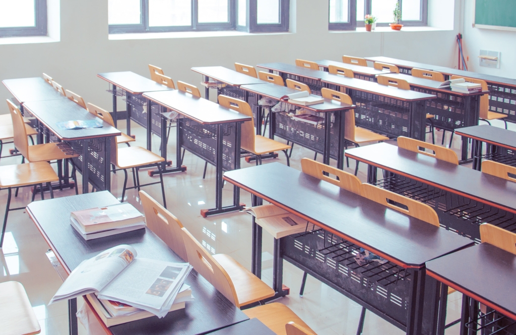 Elevul care a atacat colegii cu maceta la Pitești va reveni la școală. Autoritățile pregătesc măsuri de reintegrare