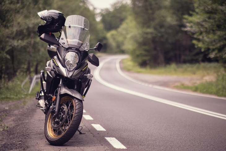 Accident tragic în București: Un motociclist de 56 de ani a murit după ce a lovit un gard