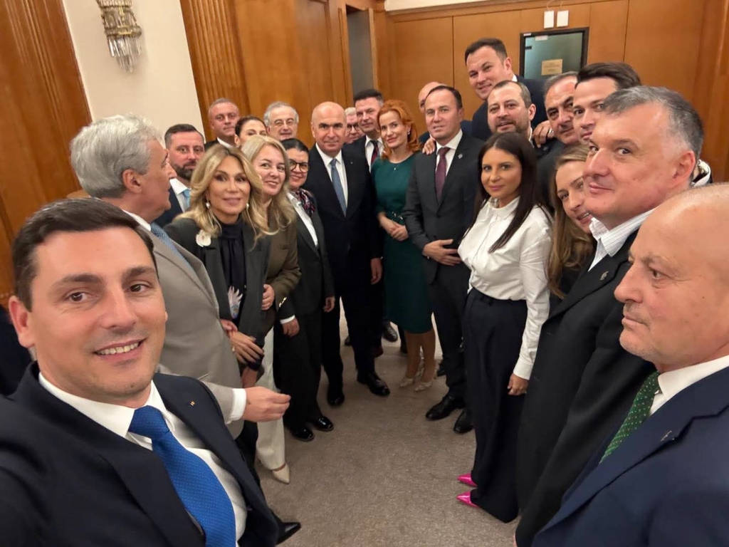 Impactul votului de învestitură acordat Guvernului PSD asupra PNL și USR: Analiza unui consultant politic