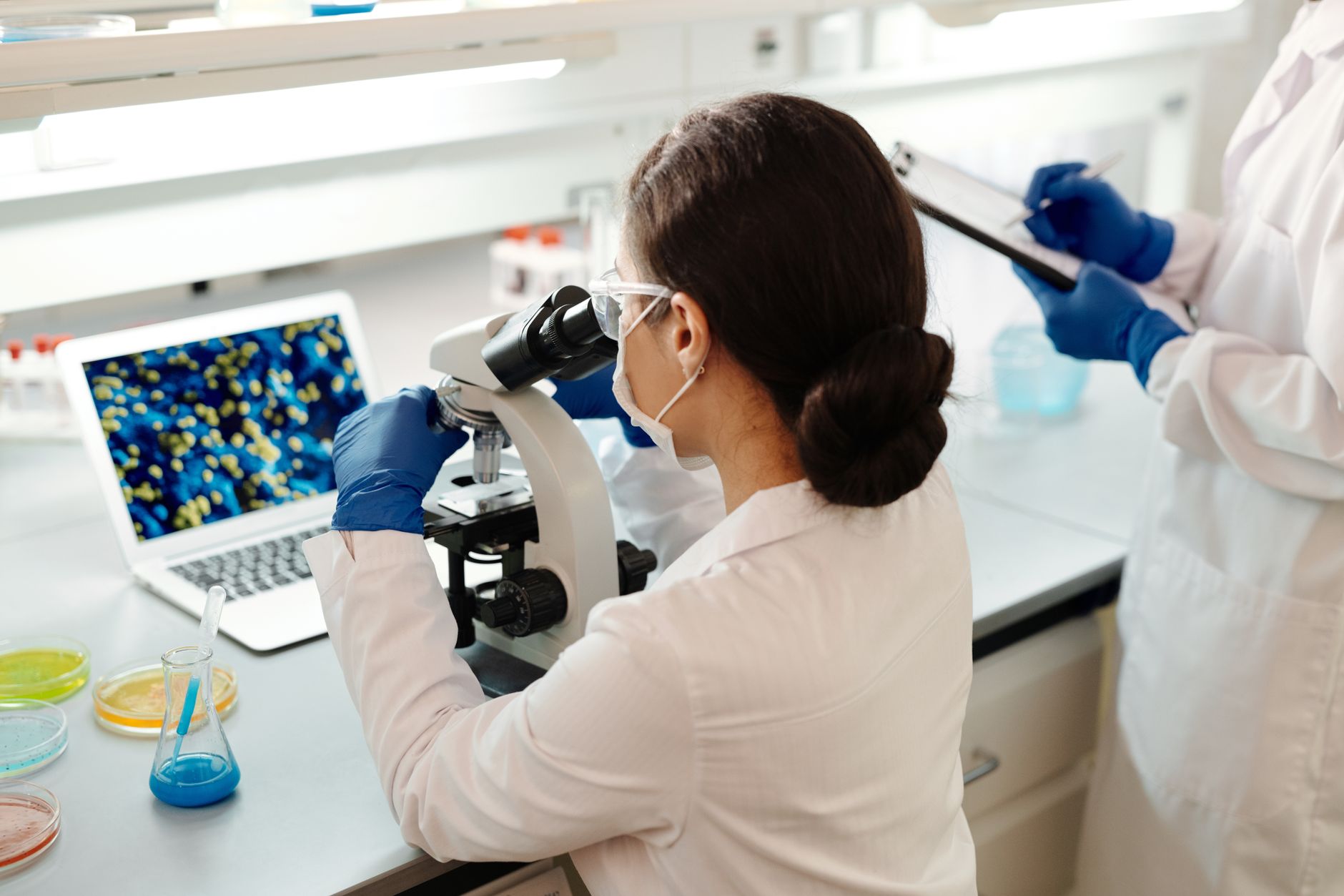 Vaccin personalizat cu tehnologie ARNm reduce semnificativ riscul de recidivă la melanom