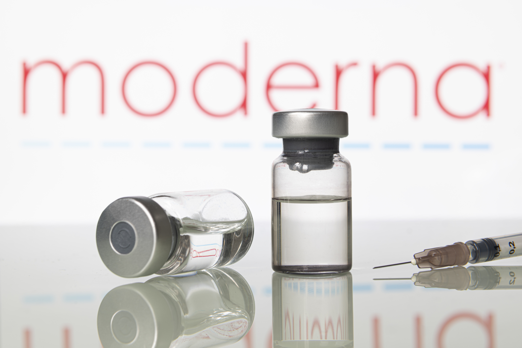 Un nou vaccin bazat pe ARNm reduce cu 42% riscul de deces sau recidivă în cazul melanomului
