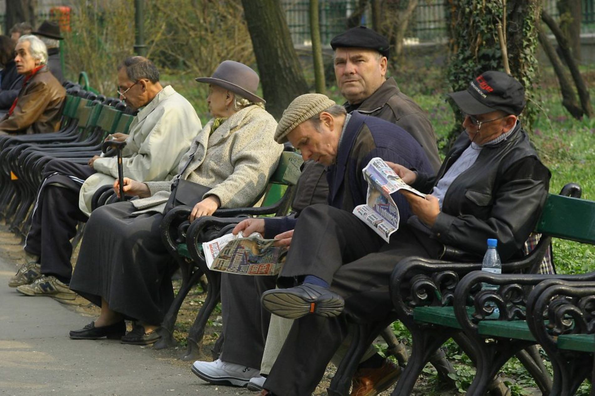 Peste 885.000 de pensionari primesc indemnizații sociale pentru completarea veniturilor