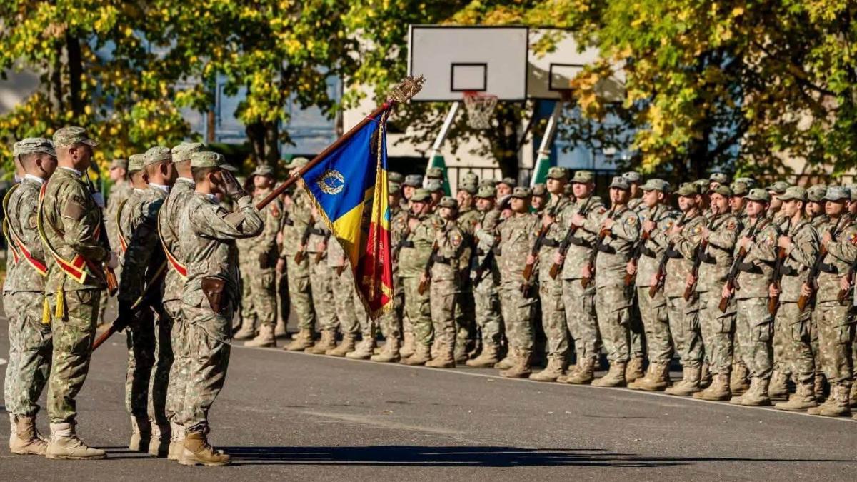 Programul ceremoniilor de Ziua Armatei Române în București: survol aerian, concert și retragere cu torțe