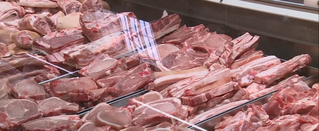 Prețurile la carnea de porc ar putea crește cu 20% de Crăciun. Avertismentul comercianților