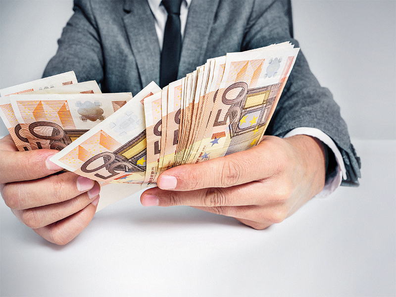 Analiză economică: Timișul generează afaceri de 129 de miliarde de lei, de 2,6 ori mai mult decât Aradul