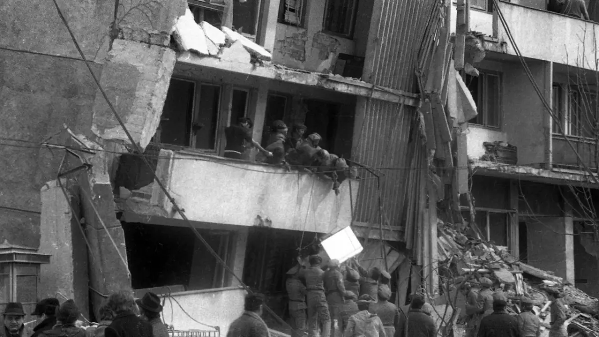 Cum au fost ajutate familiile afectate de cutremurul din 1977 prin oferirea de locuințe noi și mobilate