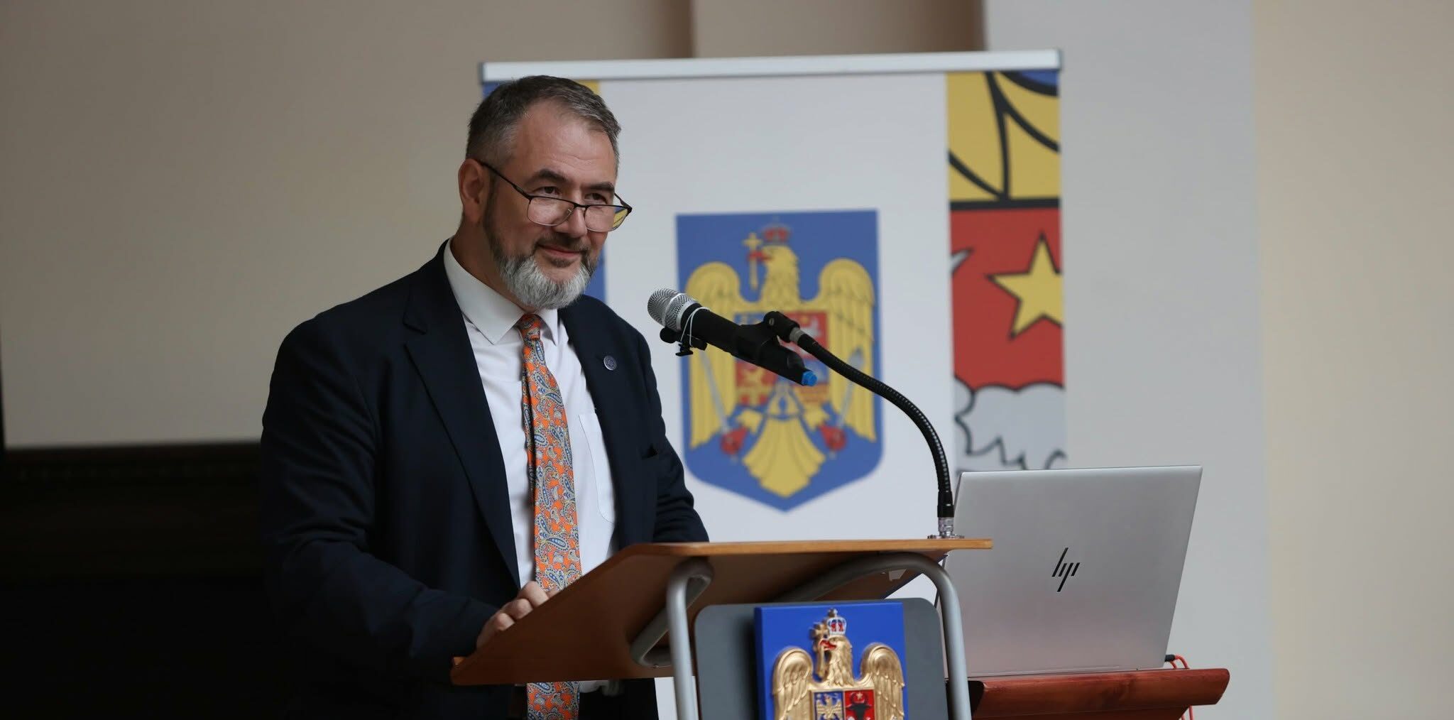 Ministrul Sorin Costreie anunță măsuri de protecție pentru profesori după atacul din Bistrița