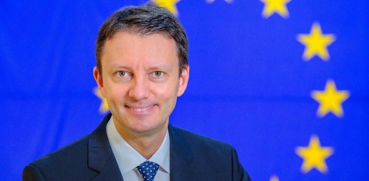 Analiza publicației Népszava: Desemnarea lui Siegfried Mureșan nu rezolvă criza politică din România