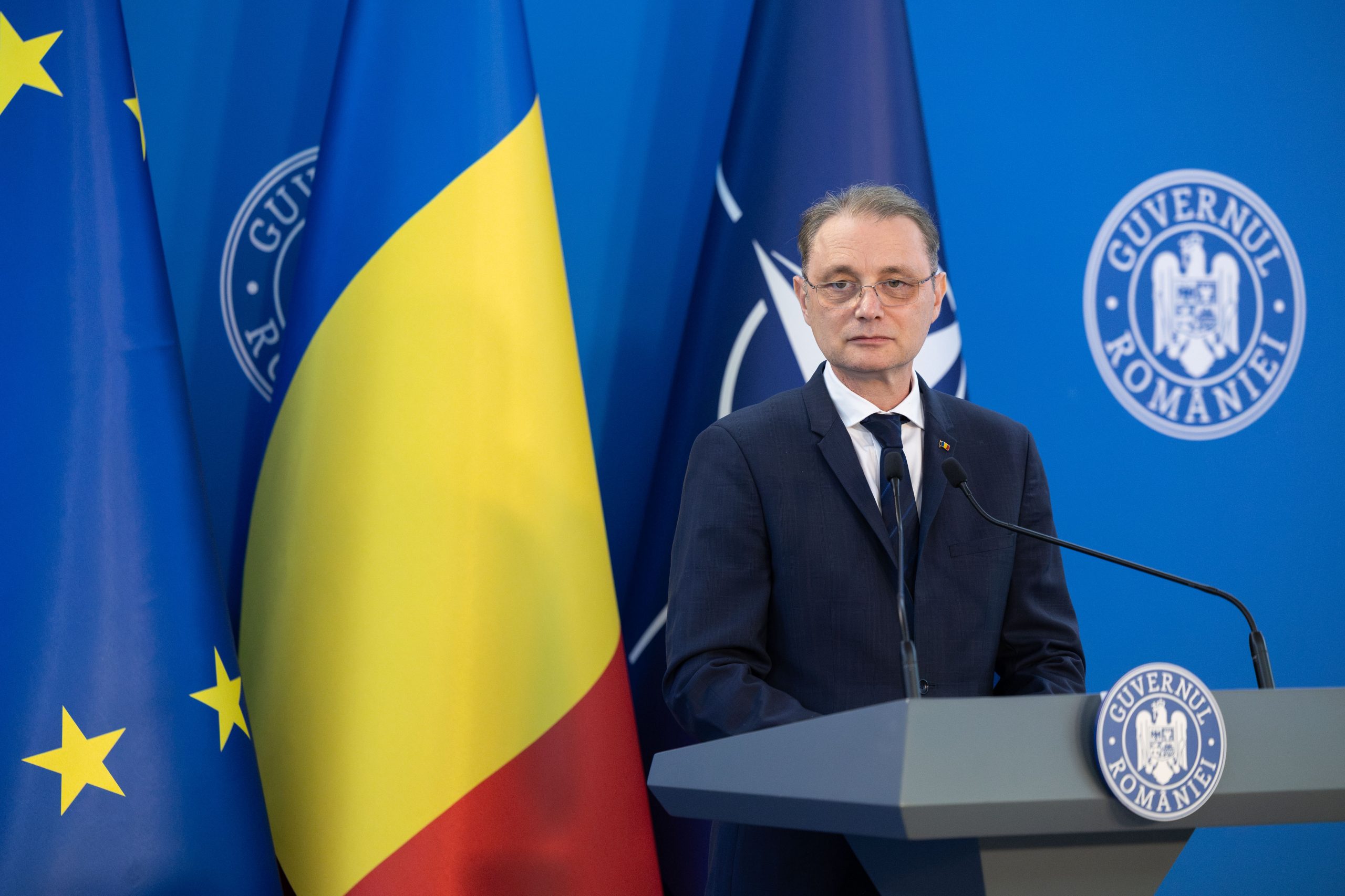 Premierul Luca Niculescu are luni două întâlniri strategice cu Mugur Isărescu și reprezentanții mediului de afaceri