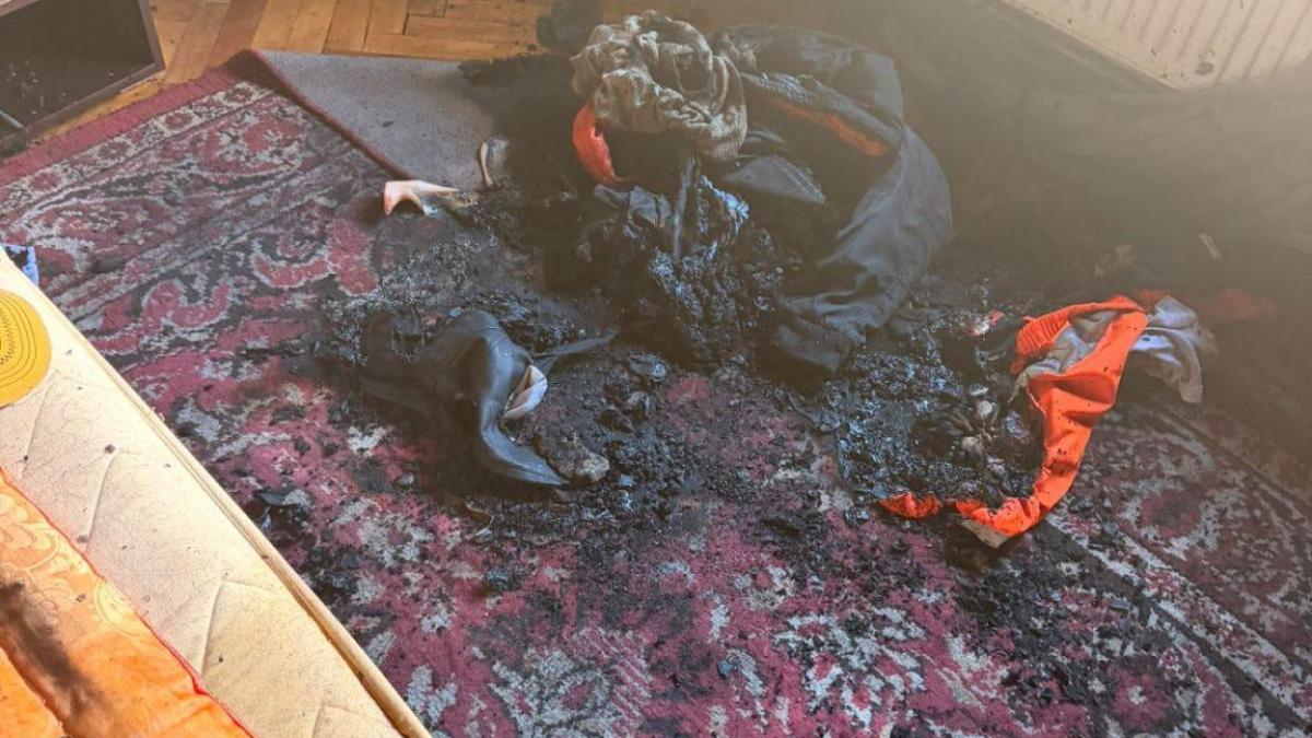 Tentativă de explozie într-un bloc din Baia Mare: Un bărbat ar fi lăsat gazul pornit pentru a distruge imobilul