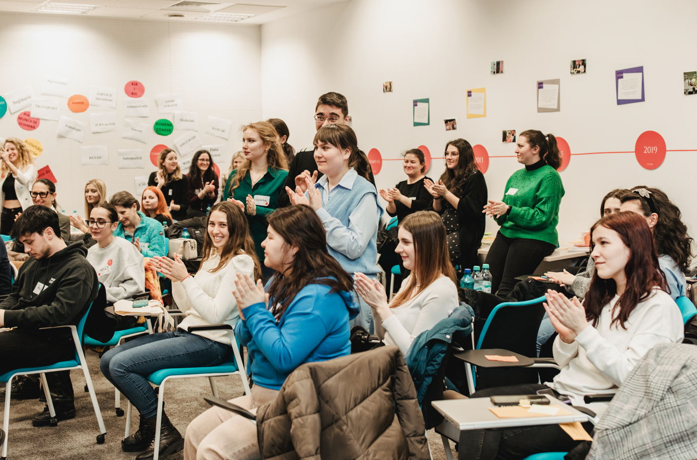 Foundever România și Eduspace oferă granturi pentru tineri care vor să organizeze evenimente de carieră