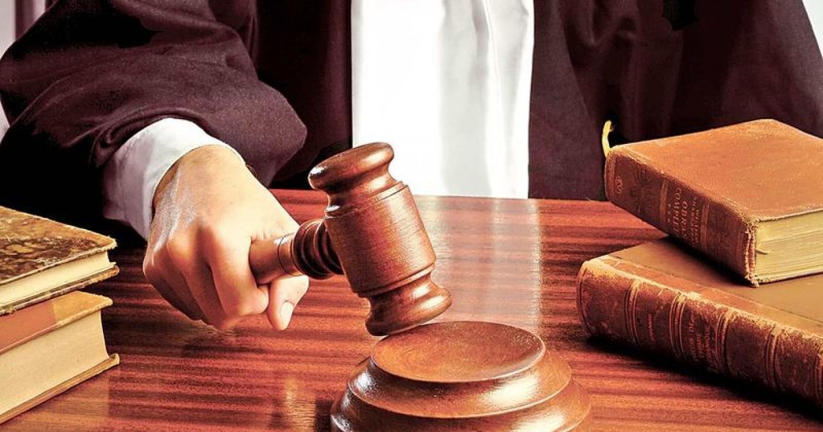 Un profesor de engleză a fost condamnat la amendă după ce a agresat un elev de 14 ani