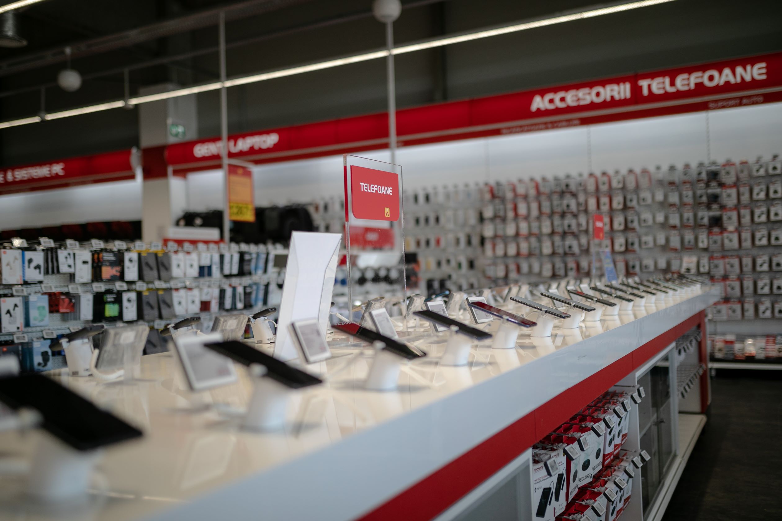 Altex anunță trei săptămâni de reduceri de Black Friday: produsele vizate și perioadele promoționale