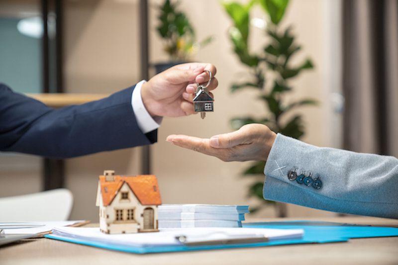Senatul adoptă măsura care permite tinerilor sub 35 de ani să cumpere locuințe cu un avans de doar 5%