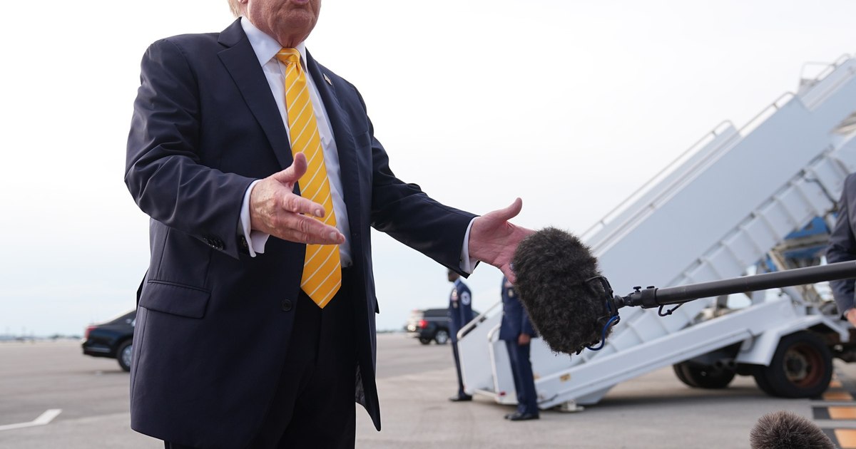 Scădere semnificativă a popularității lui Donald Trump în urma problemelor economice și a tarifelor vamale